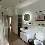 Haus Newgate Apartment *